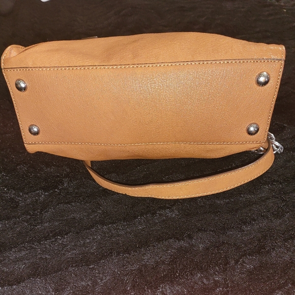 Michael Kors Hamilton Bag - Picture 2 of 5